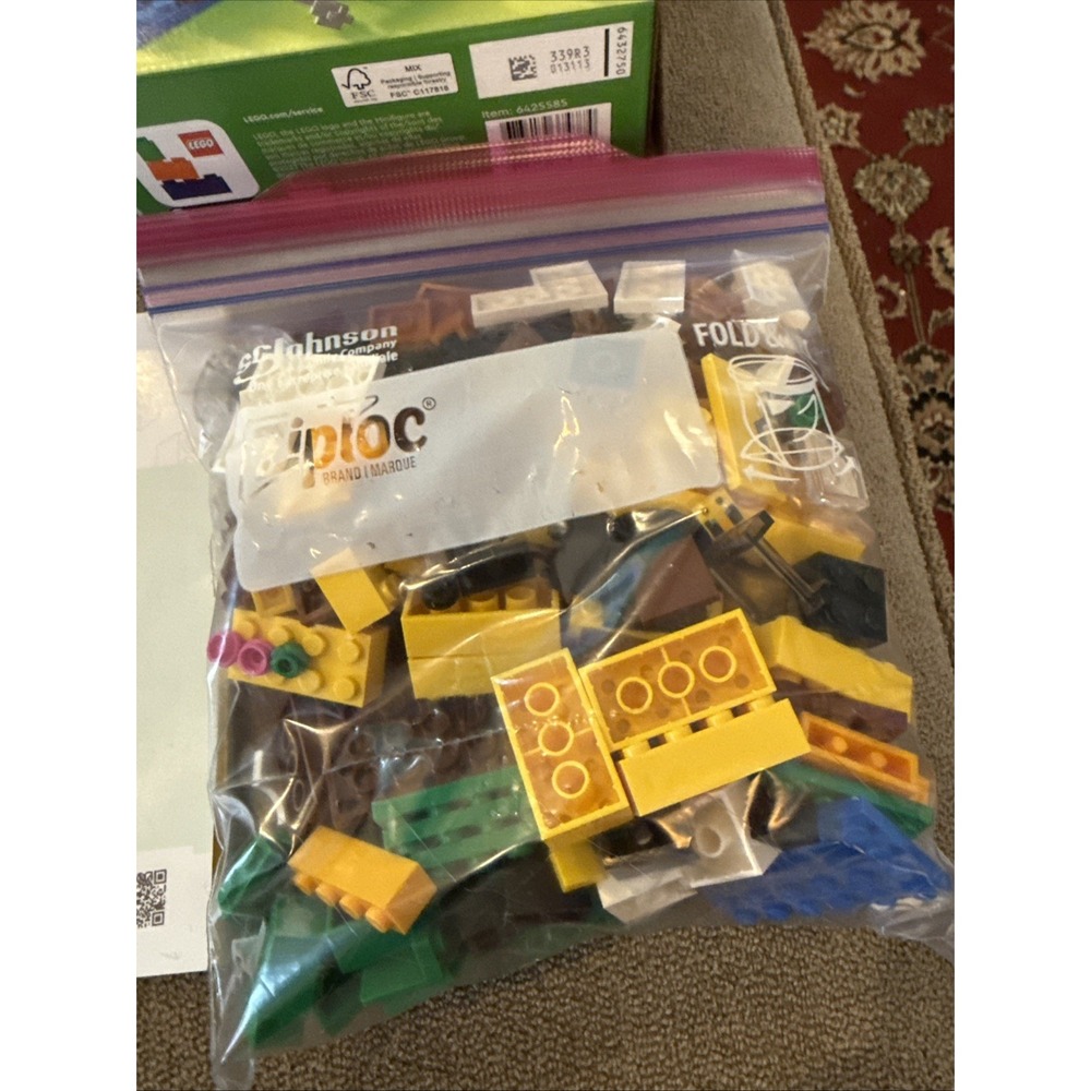 LEGO Minecraft 21241 The Bee Cottage 254pc Complete Set Age 8+ - Picture 2 of 6